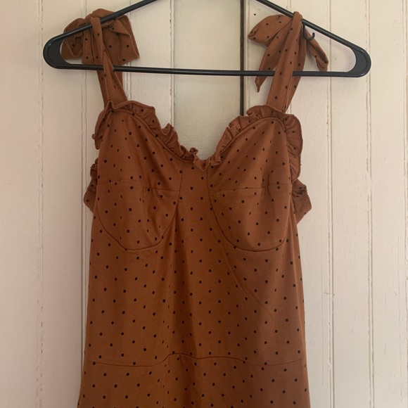 ONLY tie-strap midi brown pika dot midi dress - Picture 3 of 10